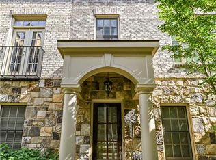 3668 Brookhaven Manor Xing NE, Atlanta, GA 30319