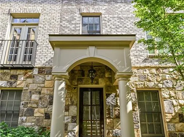 3668 Brookhaven Manor Xing NE, Atlanta, GA 30319