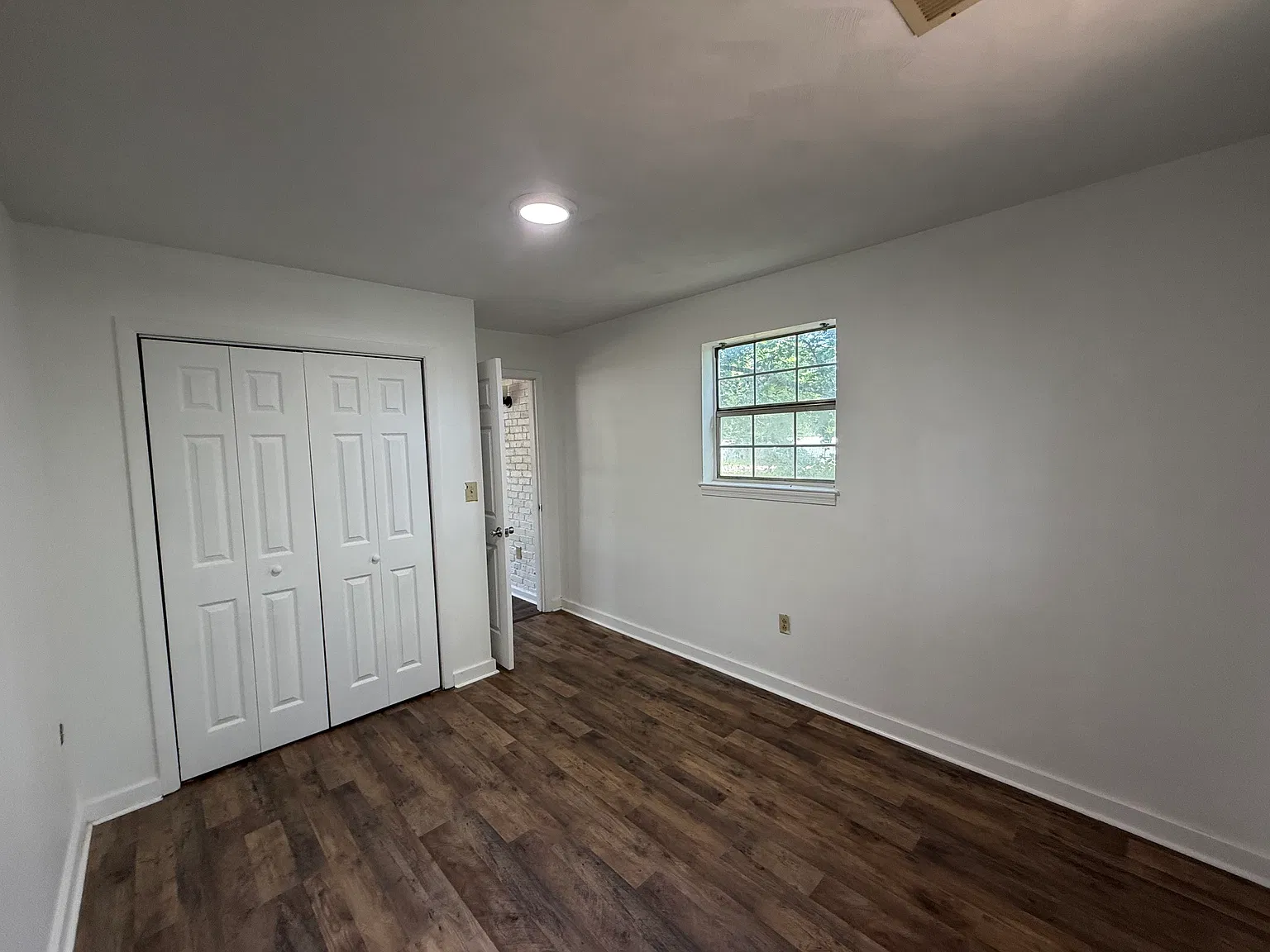 2 bed, 900 sqft, $1,200 — Photo 3