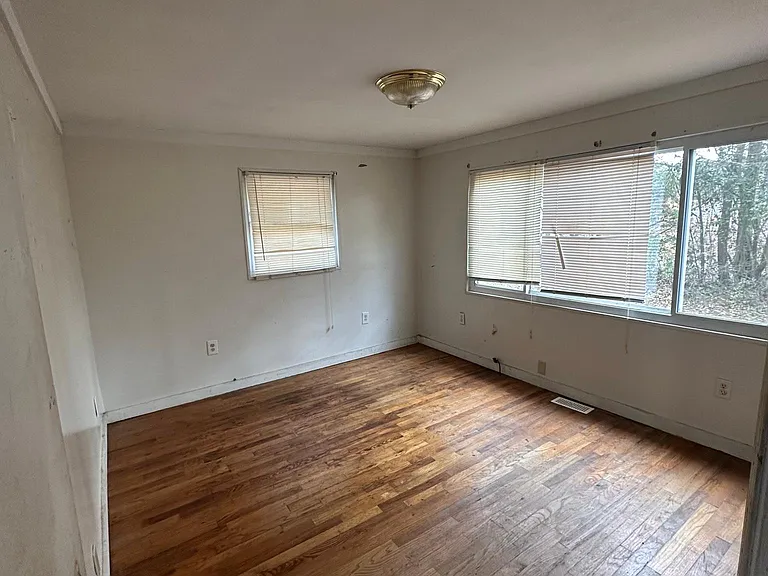 108 Reid St — Photo 9