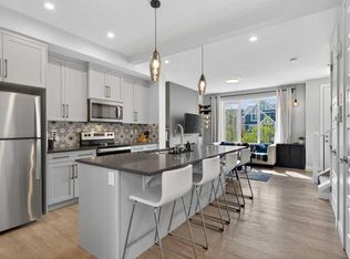 394 E Sundown Rd, Cochrane, AB T4C2A6