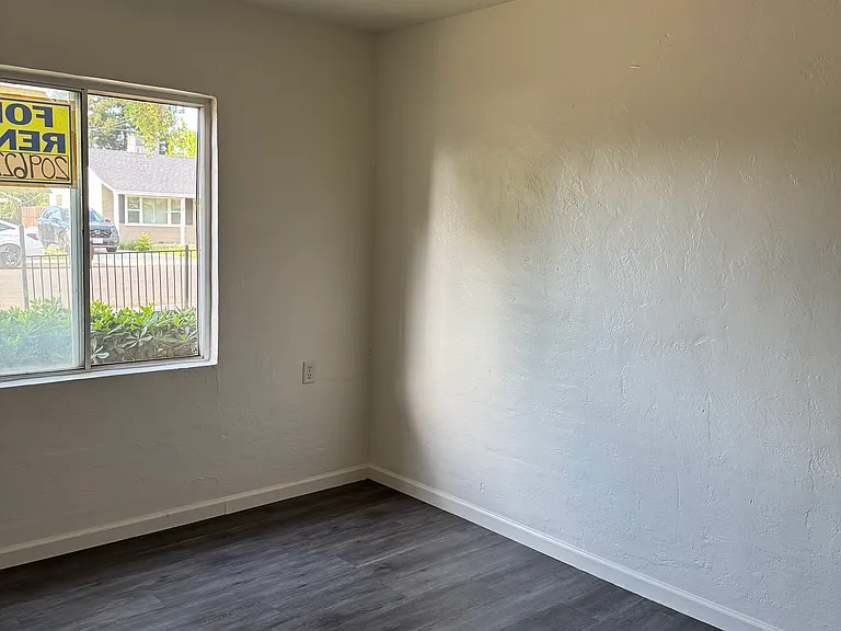 210 Corson Ave #1 — Photo 2