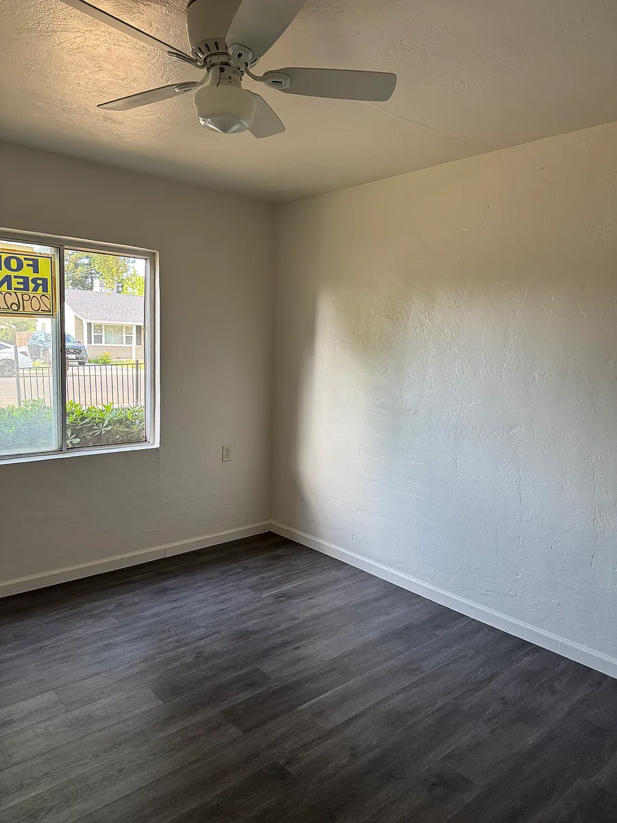 Building Photo - 210 Corson Ave #1