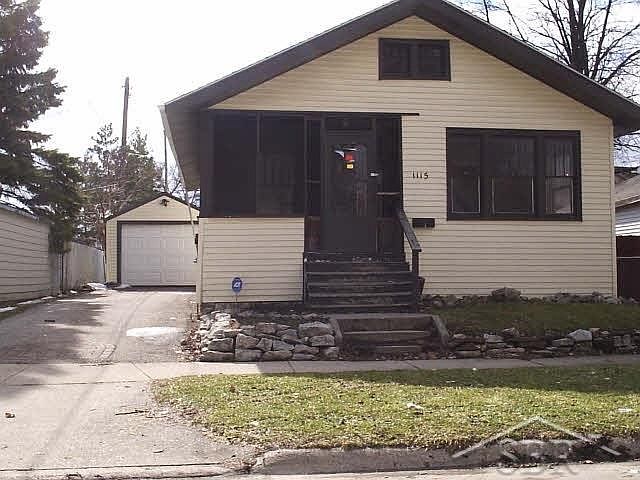 1st image of 1115 Ames St