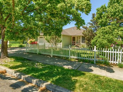 1233 Orchid St, Ashland, OR, 97520