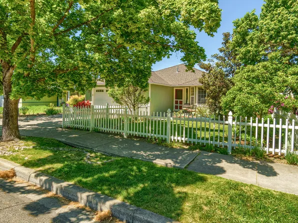 1233 Orchid St, Ashland, OR 97520