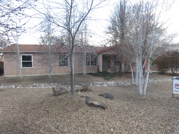3205 Mortensen Rd, Farmington, NM 87402
