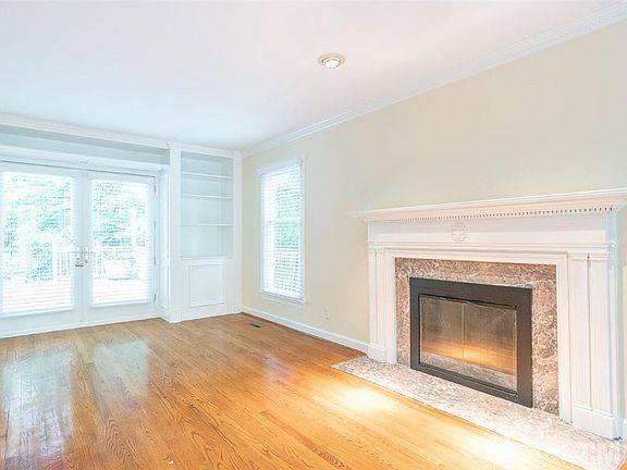 4th image of 119 Cobblestone Dr