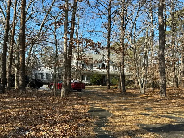 260 Dayton Ave, Manorville, NY 11949