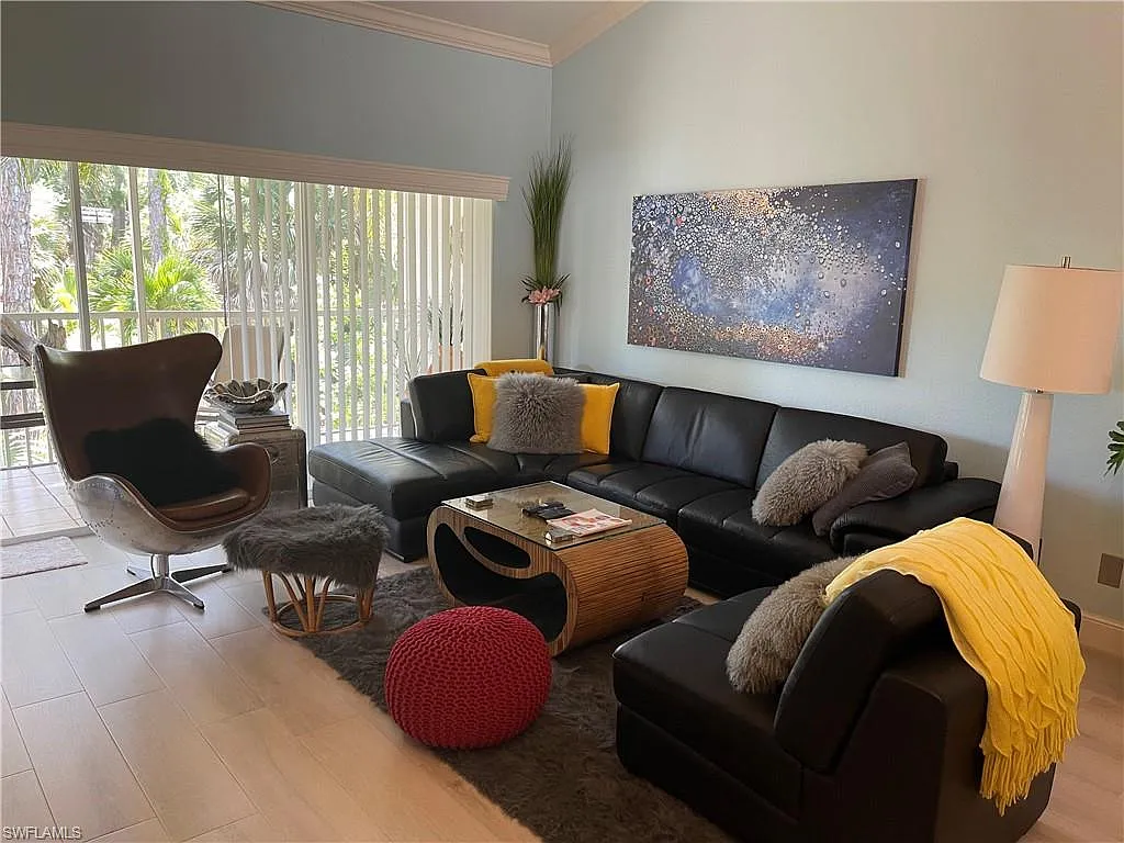 2 bed, 2.0 bath, 1402 sqft, $1,800 — Photo 2