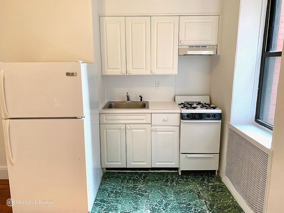 2nd image of 245 E 39th St APT 5A