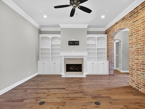 5th image of 430 Stacey Ln
