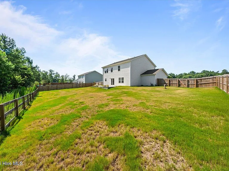 423 Bassett Ln — Photo 34