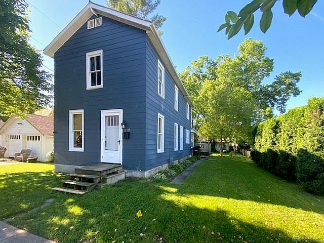 1st image of 219 E Warren St
