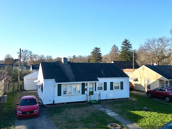 2nd image of 8 Berkley Dr