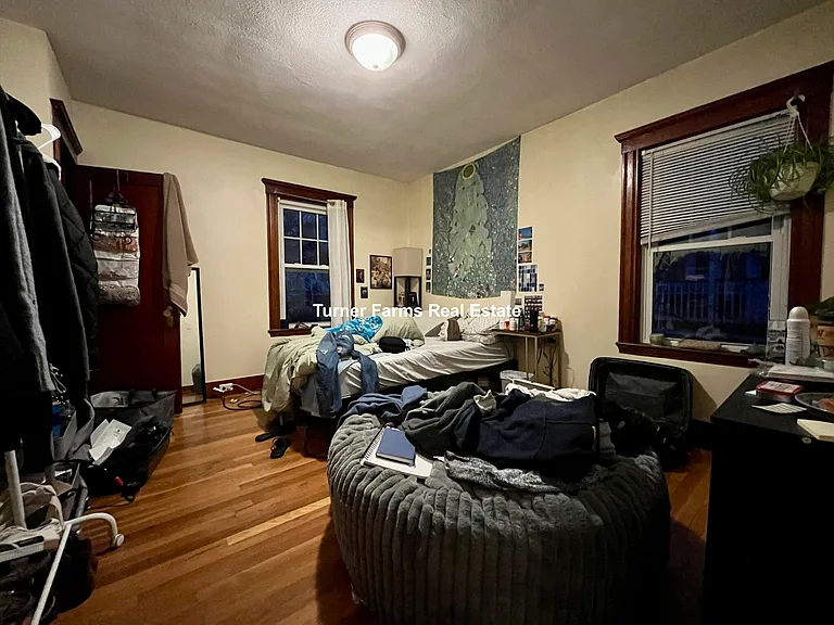 158 W Adams St #2 — Photo 4