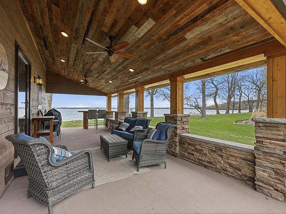 4th image of 25641 Pierce Ln