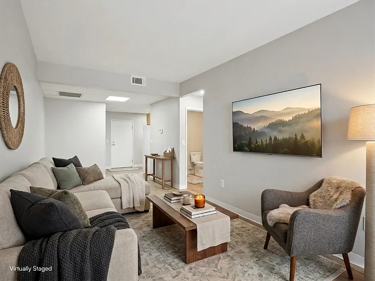 Spacious Living at Heritage Lofts, Piqua — Photo 35