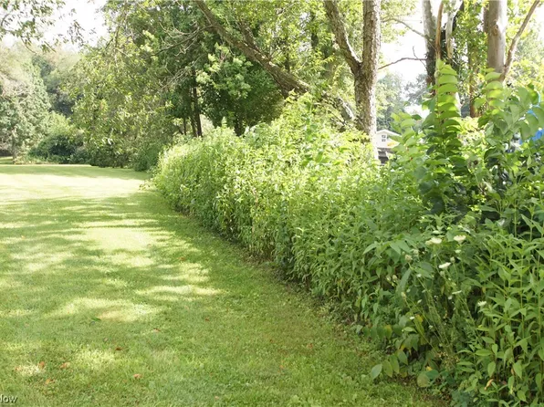 Barrs St SW, Massillon, OH 44647