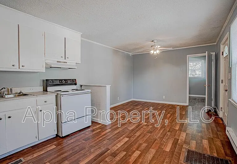 105 Foster Cir #7 — Photo 7