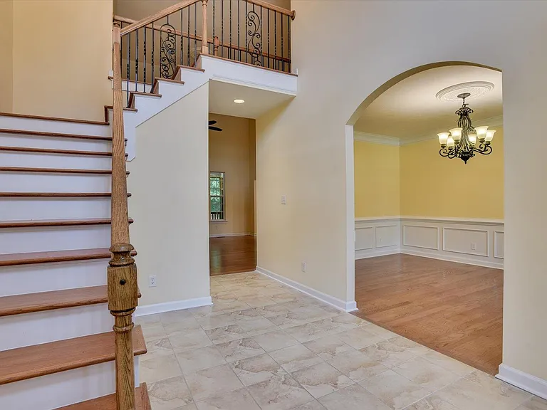 2103 Wythe Dr — Photo 9