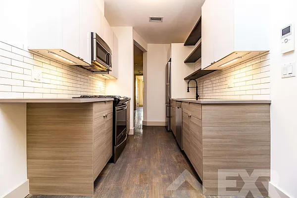 Rented by EXR | media 25