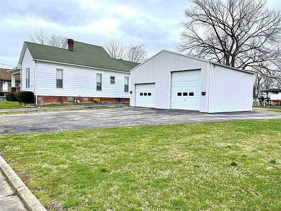 2nd image of 614 E Broadway St