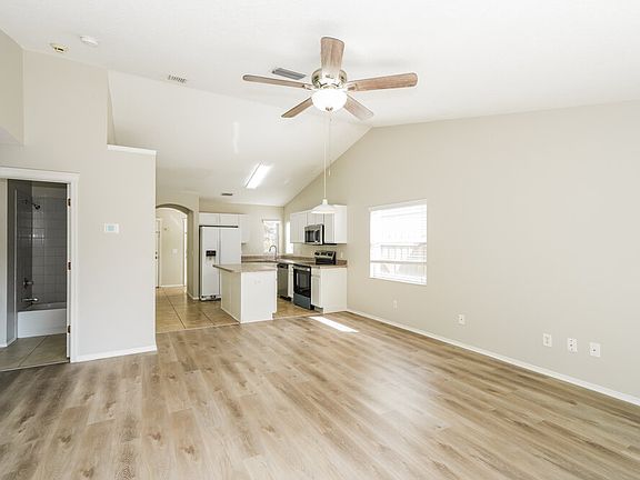 5th image of 7619 Clovelly Park Pl