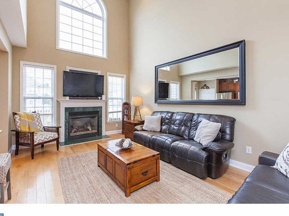 3rd image of 17 Brecknock Ct