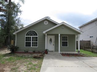 37 Spokan Trl, Crawfordville, FL 32327