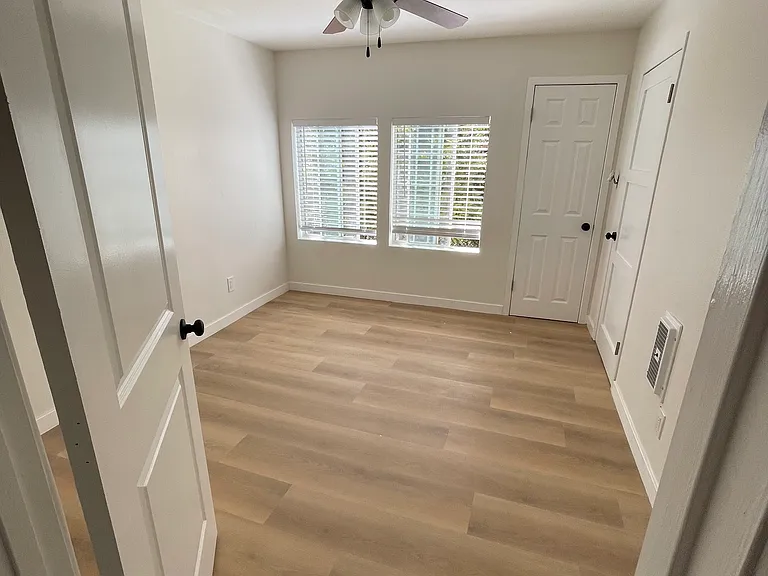 533 Mar Vista Dr — Photo 11