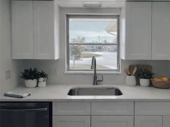 5th image of 2213 Gardenia Way