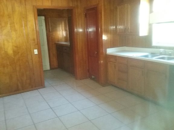 4th image of 2969 Fairhill Dr