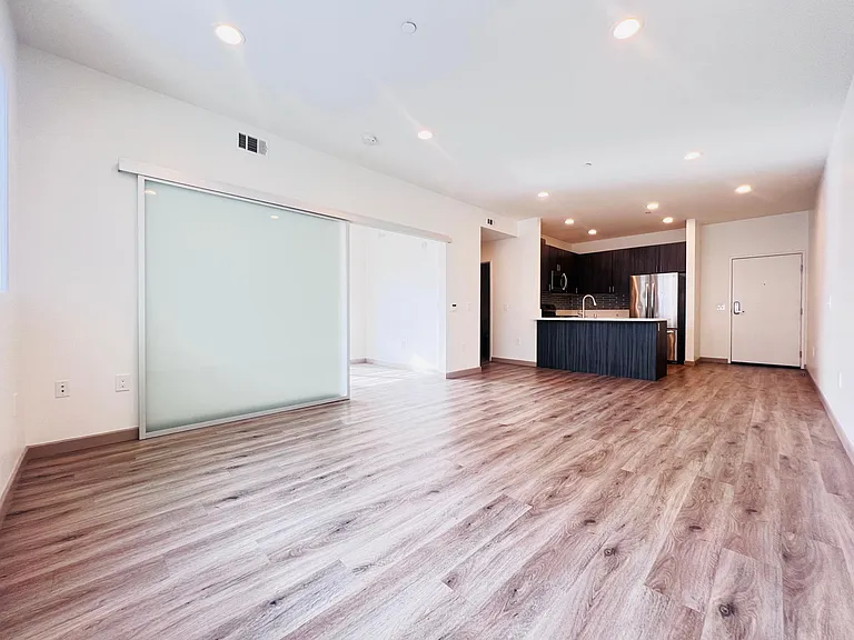 4814 Oakwood Ave #10 — Photo 5