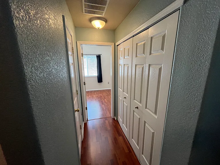 3040 Mandalay Grv #6 — Photo 18
