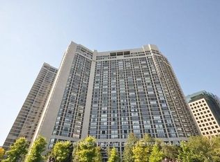 33 Harbour Sq #823, Toronto, ON M5J 2G2