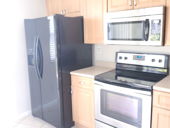 3rd image of 1280 S Franklin Ave