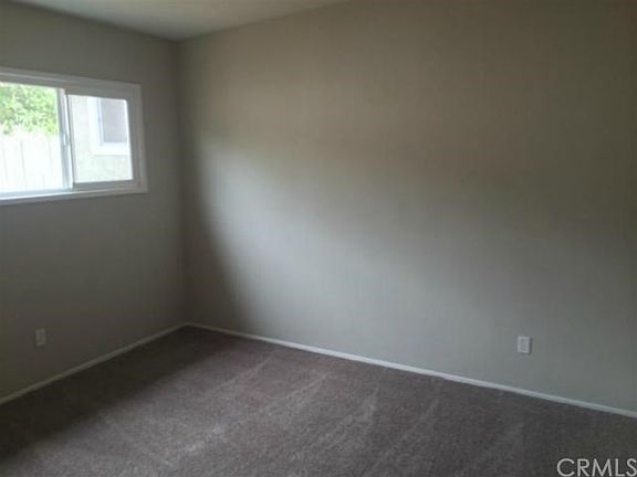4th image of 8825 Oleander Ave