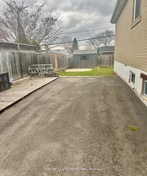 695 Annland St — Photo 13