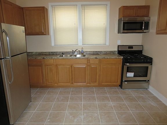 5th image of 7949 S Woodlawn Ave