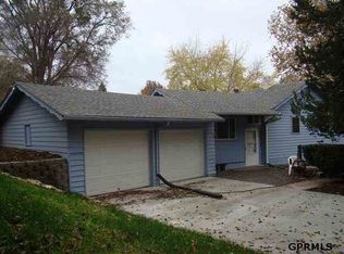 3902 N 70th Cir, Omaha, NE 68104