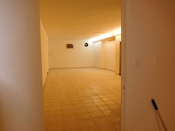 1st floor store for rent
