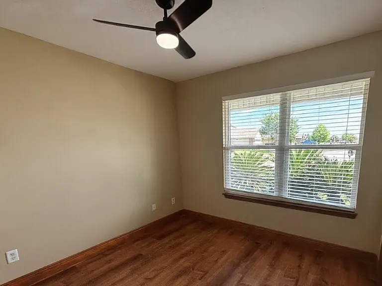 4701 Deerfield Dr — Photo 10