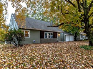 273 Pattonwood Dr, Rochester, NY 14617