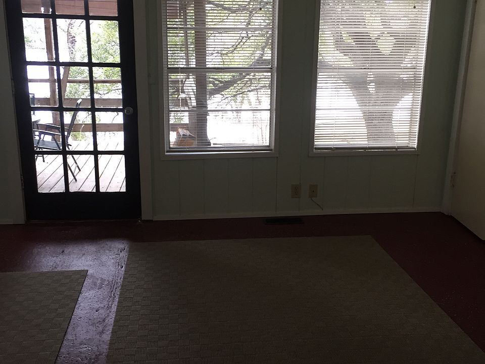 1st image of 25225 Lakeview Dr