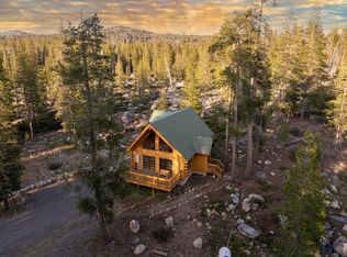 52775 Towle Mountain Dr, Soda Springs, CA 95728