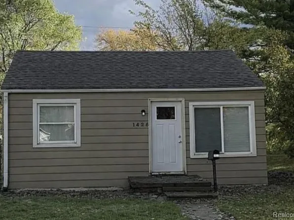 1425 Cypress St, Saginaw, MI 48602