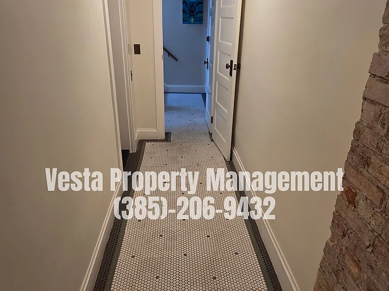 2583 Brinker Ave #B — Photo 6