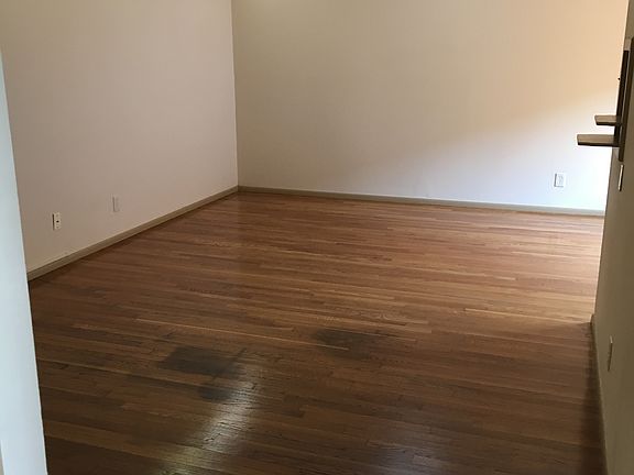 2nd image of 3516 Russell Blvd APT 17