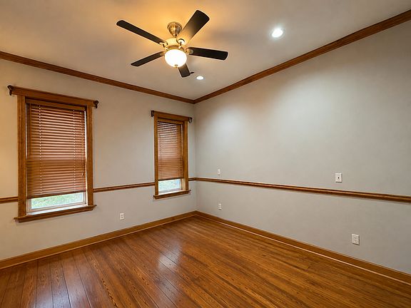 4th image of 5 E Randall St